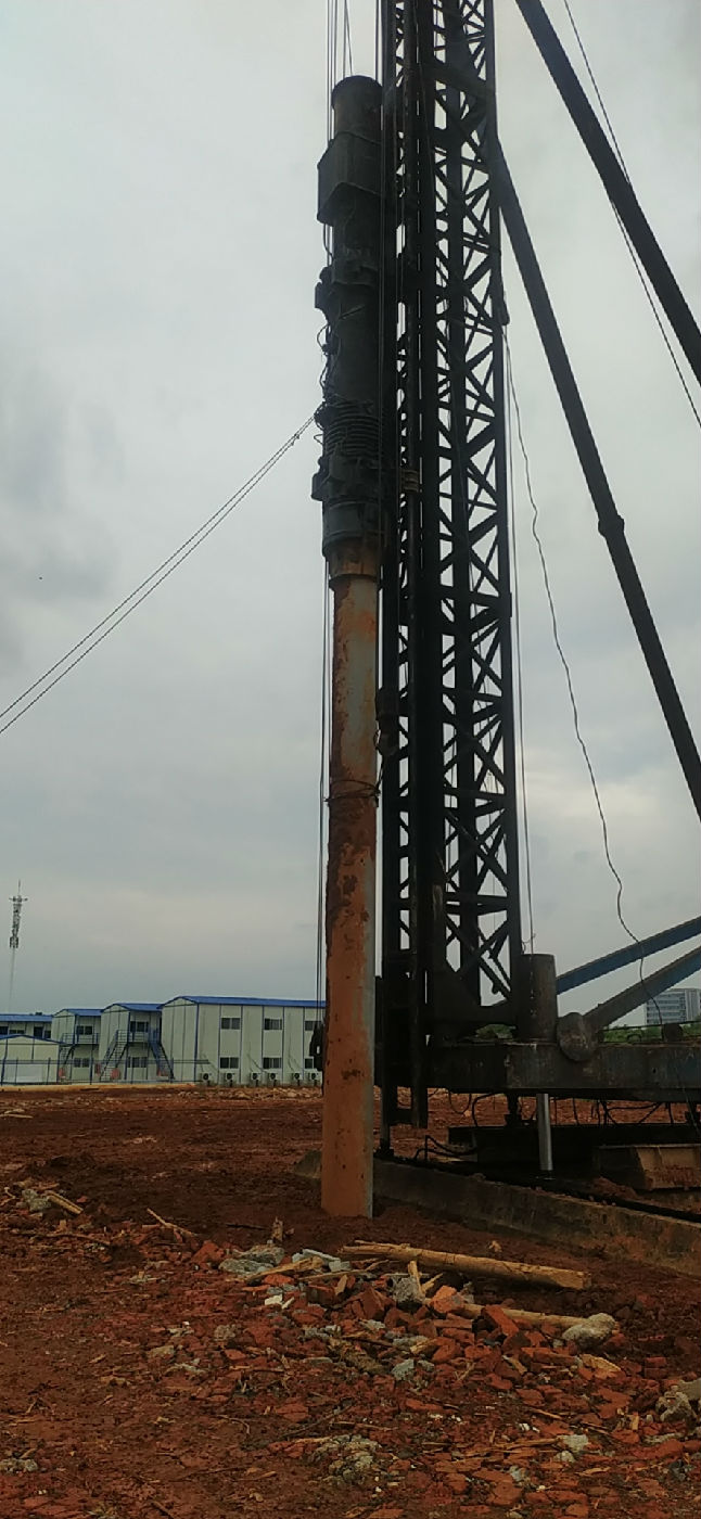 2020-06-28 试桩点打桩现场-2.jpg